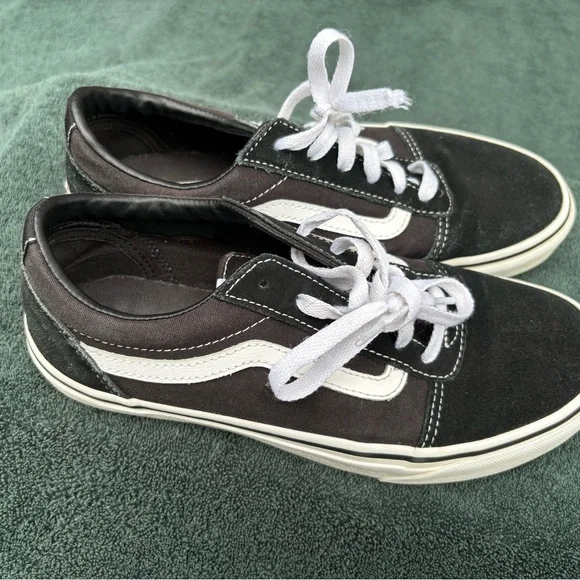Vans Black and White Classic Sneakers - Picture 3 of 6